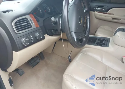 2008 Chevrolet Tahoe Lt z USA, uszkodzony, nr VIN 1GNFK13058R271947